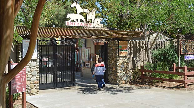 Folsom City Zoo Entrance