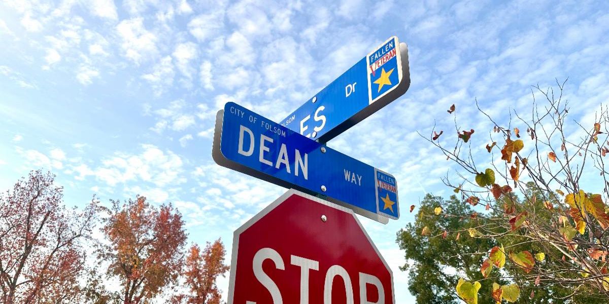 Veteran street sign of Dean Way